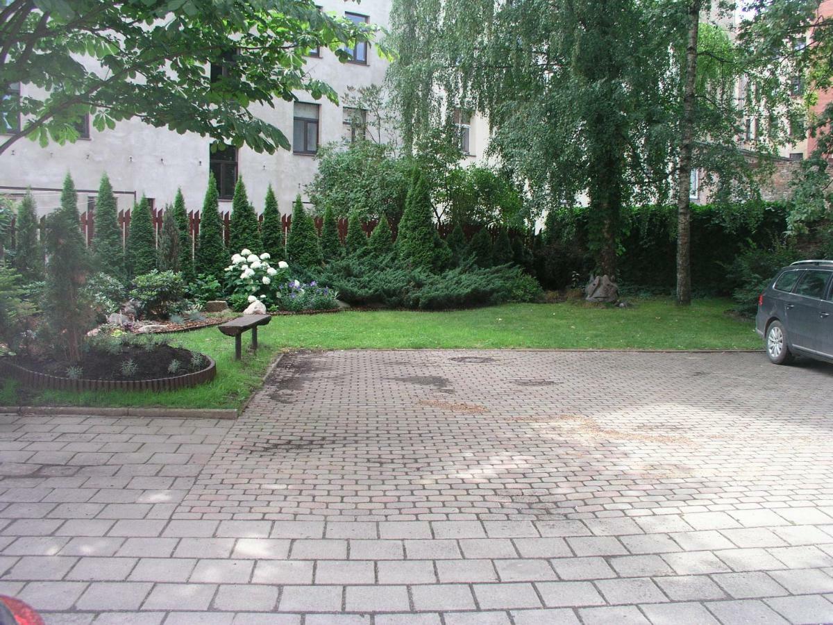Family Or Group Apartment In Silent Center Riga Exterior photo